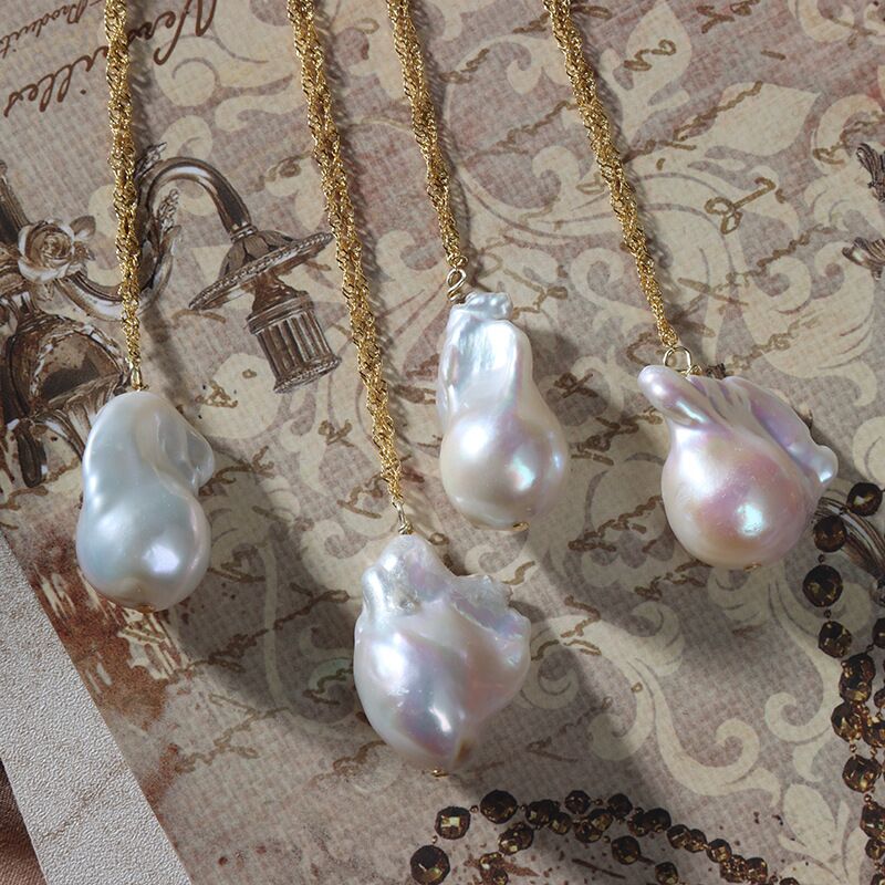 ARS121 WHITE KING Baroque Necklace
